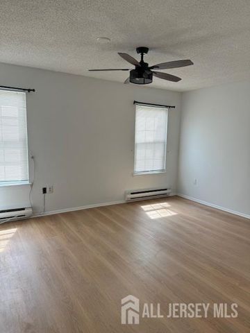 525-B Belford Road, Monroe, NJ 08831