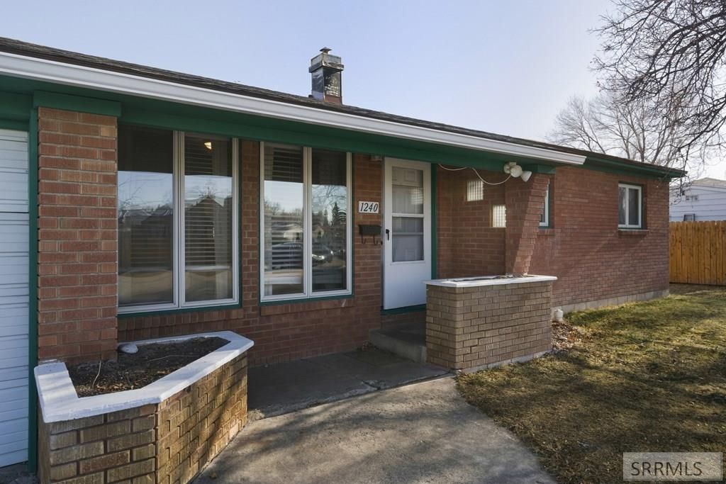 Image 2 of property listing at 1240 S Alameda Avenue, Idaho Falls, ID 83401