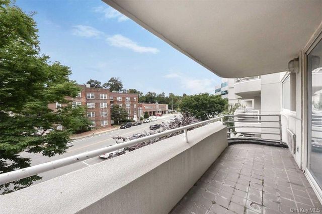 88 Cuttermill Road 308, Great Neck, NY 11021