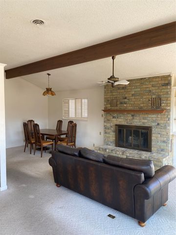 207 Kiowa Drive W, Lake Kiowa, TX 76240