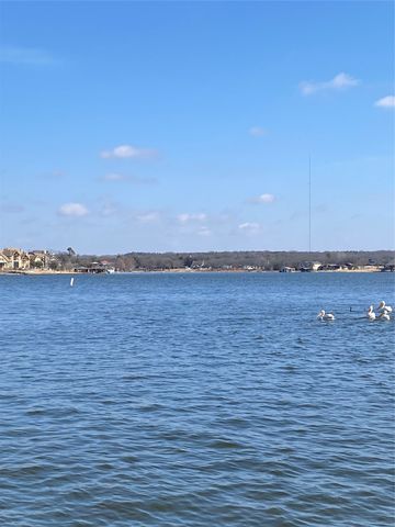 207 Kiowa Drive W, Lake Kiowa, TX 76240