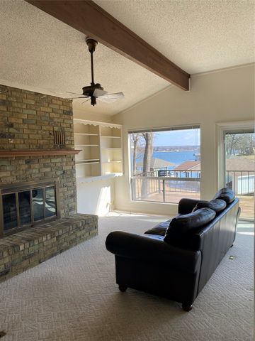 207 Kiowa Drive W, Lake Kiowa, TX 76240