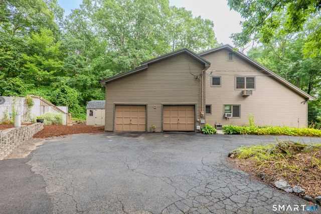 19 Vidich Lane, Naugatuck, CT 06770