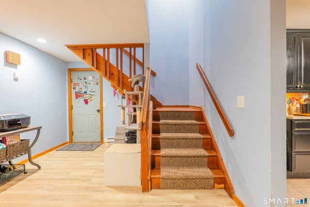 19 Vidich Lane, Naugatuck, CT 06770