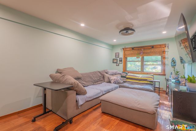 19 Vidich Lane, Naugatuck, CT 06770