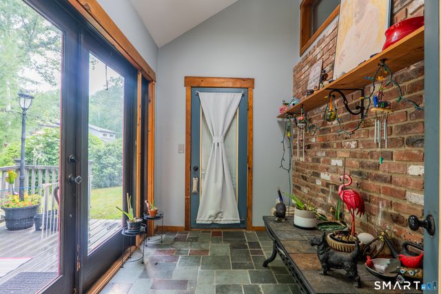 19 Vidich Lane, Naugatuck, CT 06770