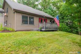 19 Vidich Lane, Naugatuck, CT 06770