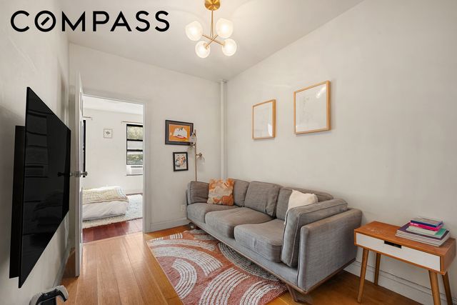 19 Clifford Place, New York City, NY 11222