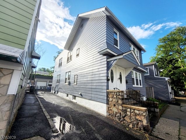 87 Bedford St, East Orange City, NJ 07018