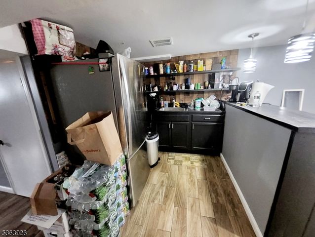 87 Bedford St, East Orange City, NJ 07018