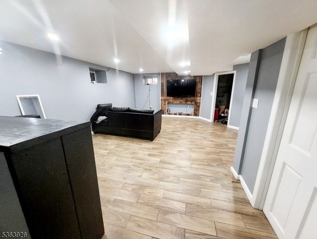87 Bedford St, East Orange City, NJ 07018