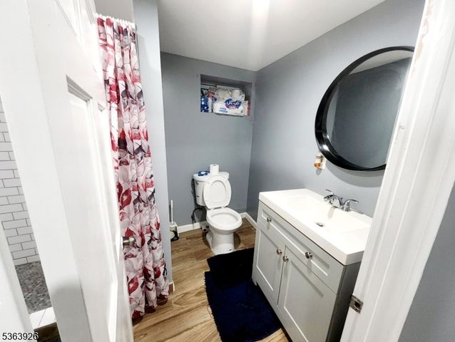 87 Bedford St, East Orange City, NJ 07018