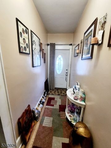 87 Bedford St, East Orange City, NJ 07018