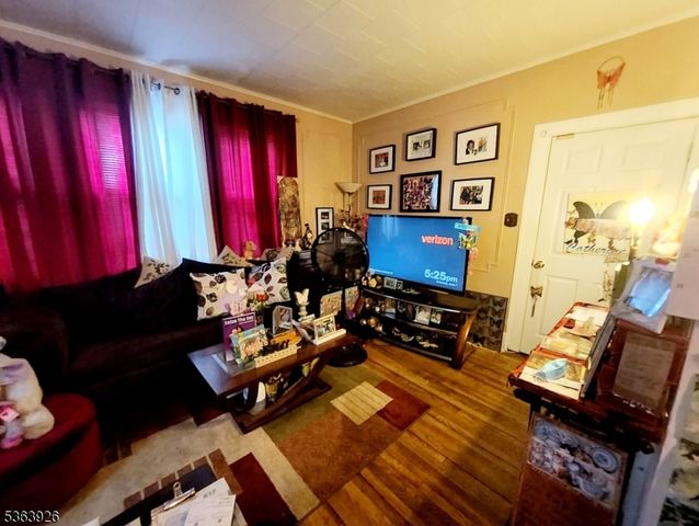 87 Bedford St, East Orange City, NJ 07018