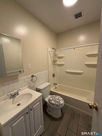 2395 Main Street Second Floor, Bridgeport, CT 06606