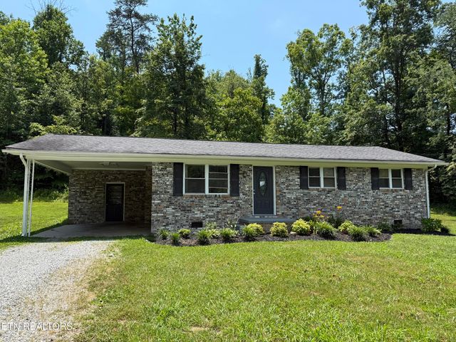 3035 W Wolf Valley Rd, Clinton, TN 37716
