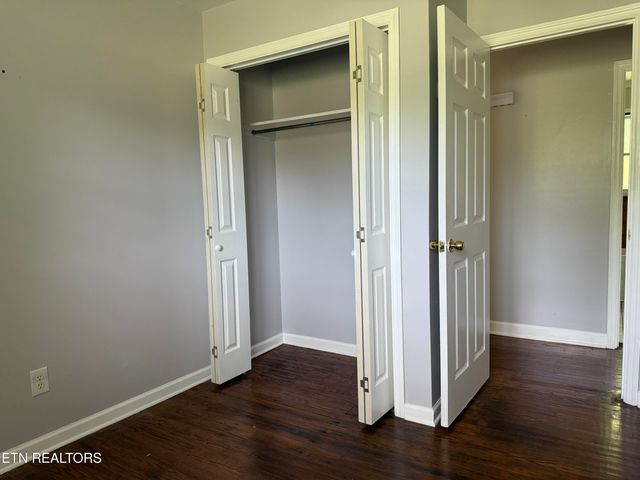 3035 W Wolf Valley Rd, Clinton, TN 37716