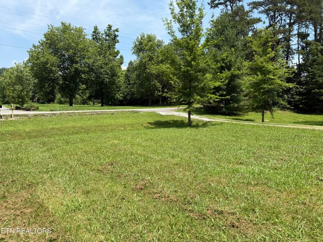 3035 W Wolf Valley Rd, Clinton, TN 37716