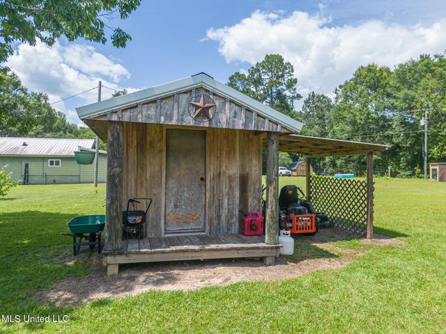 45 Melvin Road, Perkinston, MS 39573