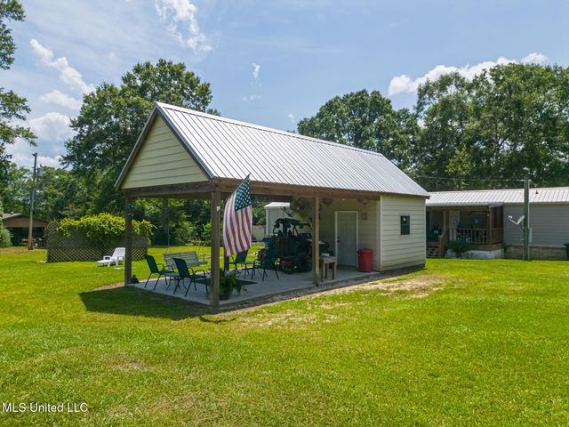 45 Melvin Road, Perkinston, MS 39573