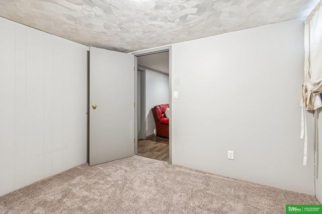 2328 Parkview Drive, Fremont, NE 68025