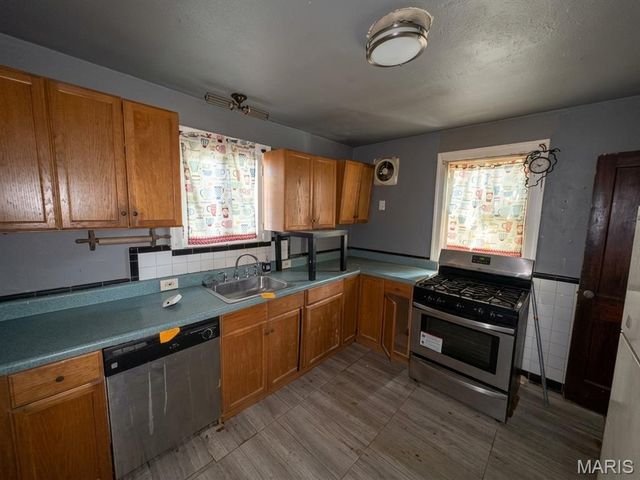 2618 Avie Drive, Jennings, MO 63136