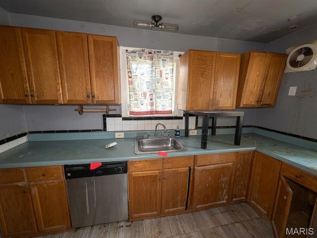 2618 Avie Drive, Jennings, MO 63136