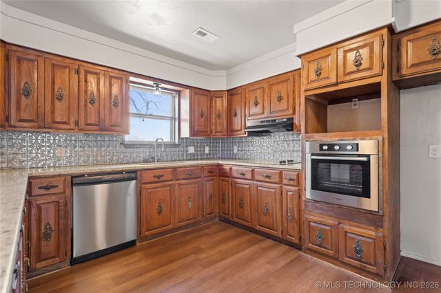 196 Frances Street, Healdton, OK 73438