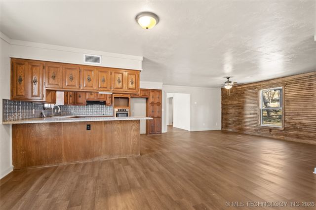 196 Frances Street, Healdton, OK 73438