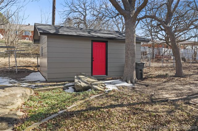 196 Frances Street, Healdton, OK 73438