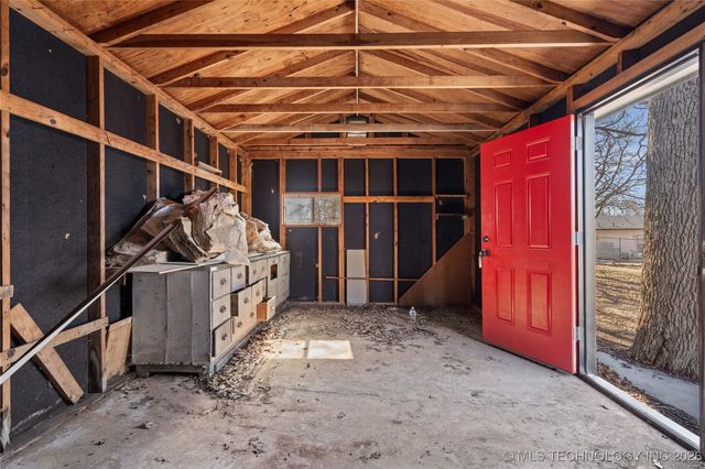 196 Frances Street, Healdton, OK 73438