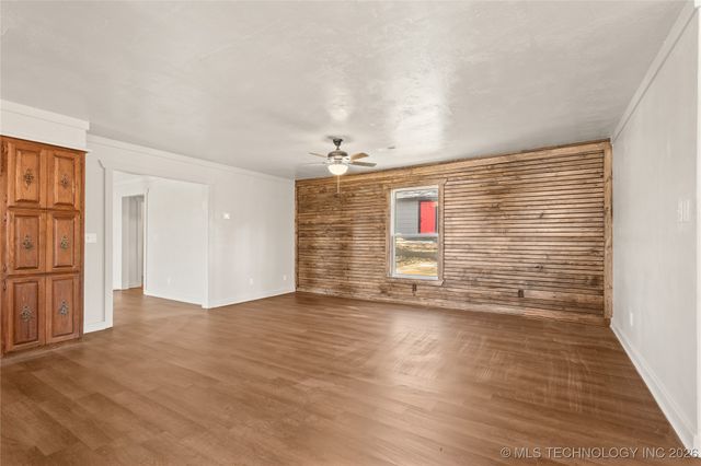 196 Frances Street, Healdton, OK 73438