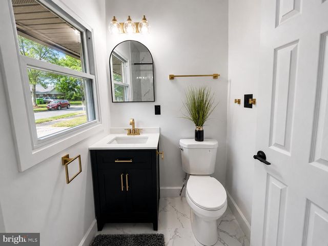 9 BONNIE LN, Willingboro, NJ 08046