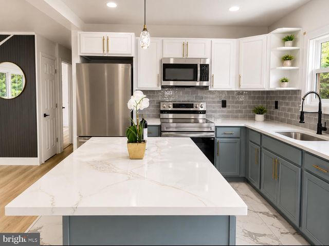9 BONNIE LN, Willingboro, NJ 08046