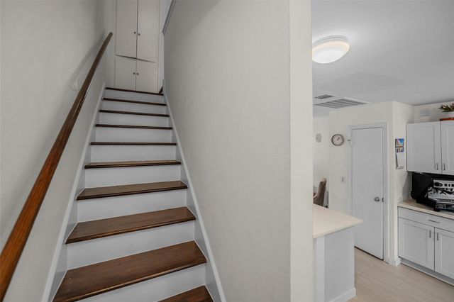 2025 Winrock Boulevard 165, Houston, TX 77057