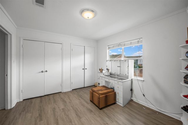 2025 Winrock Boulevard 165, Houston, TX 77057