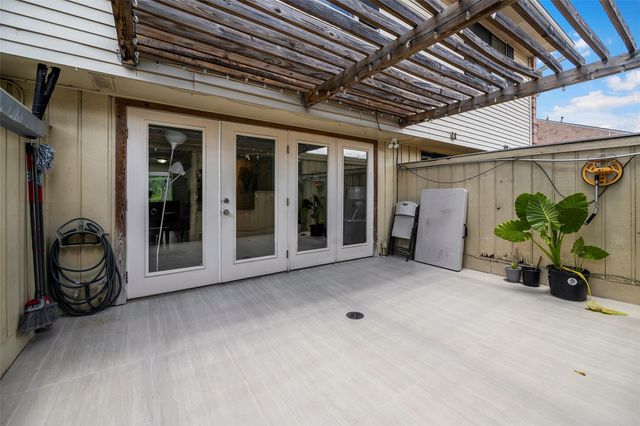 2025 Winrock Boulevard 165, Houston, TX 77057