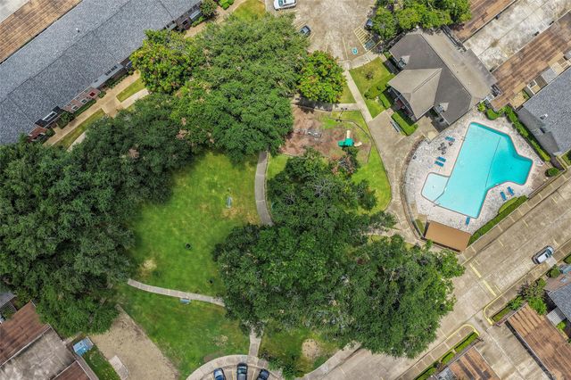 2025 Winrock Boulevard 165, Houston, TX 77057