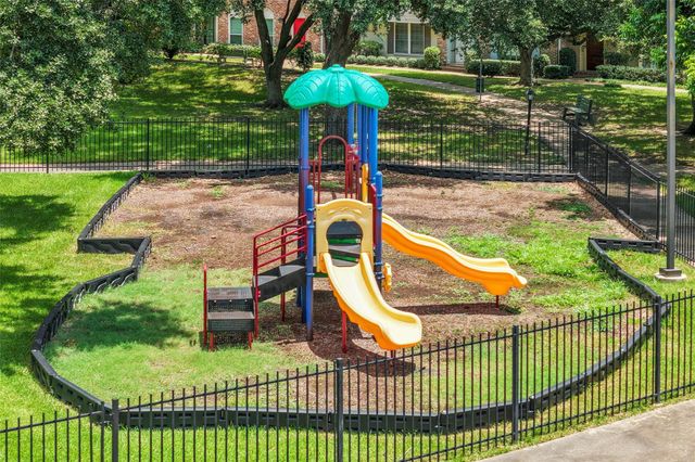 2025 Winrock Boulevard 165, Houston, TX 77057
