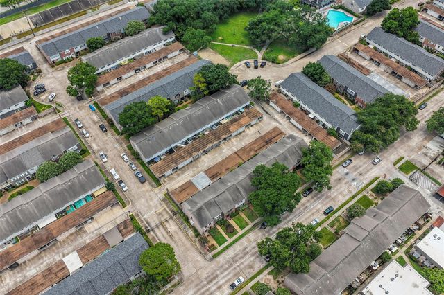 2025 Winrock Boulevard 165, Houston, TX 77057