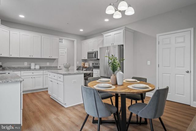 9 CANDLEBERRY DR, La Plata, MD 20646