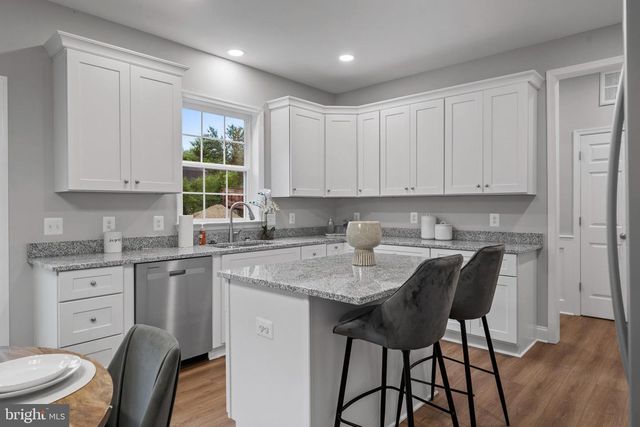 9 CANDLEBERRY DR, La Plata, MD 20646