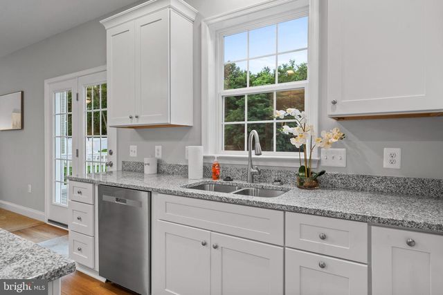 9 CANDLEBERRY DR, La Plata, MD 20646