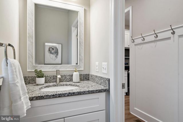 9 CANDLEBERRY DR, La Plata, MD 20646