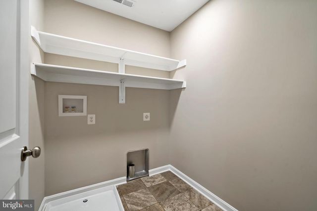9 CANDLEBERRY DR, La Plata, MD 20646