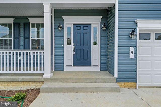 9 CANDLEBERRY DR, La Plata, MD 20646