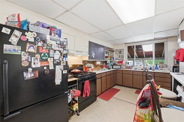 323 Birmingham Ave, Carrick, PA 15210