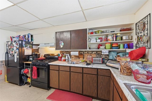 323 Birmingham Ave, Carrick, PA 15210