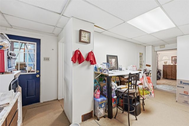 323 Birmingham Ave, Carrick, PA 15210