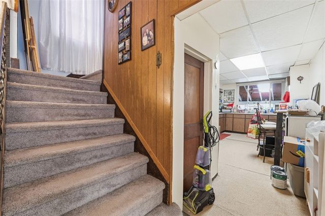 323 Birmingham Ave, Carrick, PA 15210